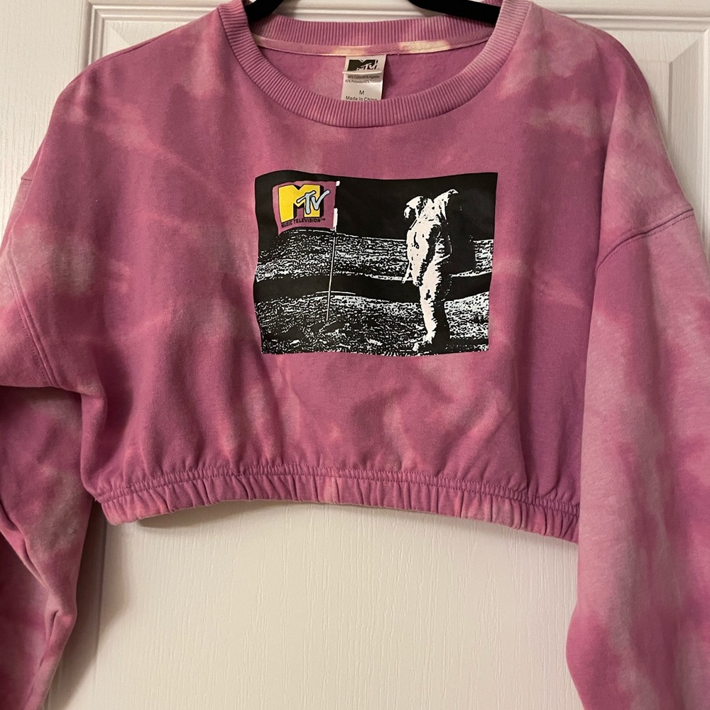 MTV Cropped Crew Neck